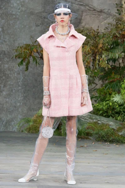 Look 13